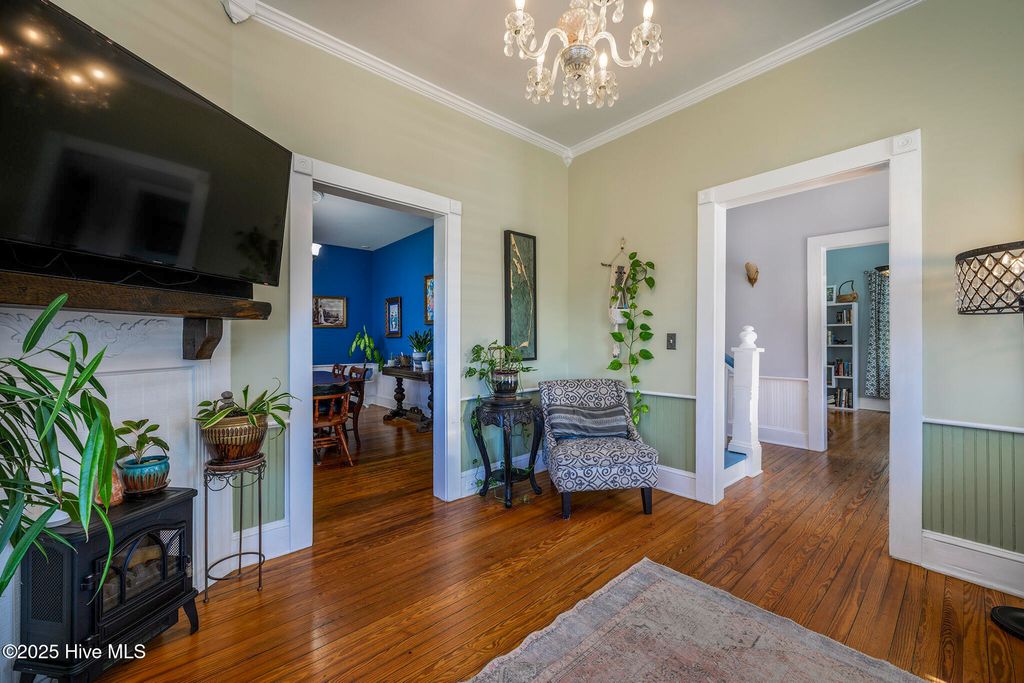 Photo of 406 Queen Street, New Bern, NC 28560 (MLS # 100539427)