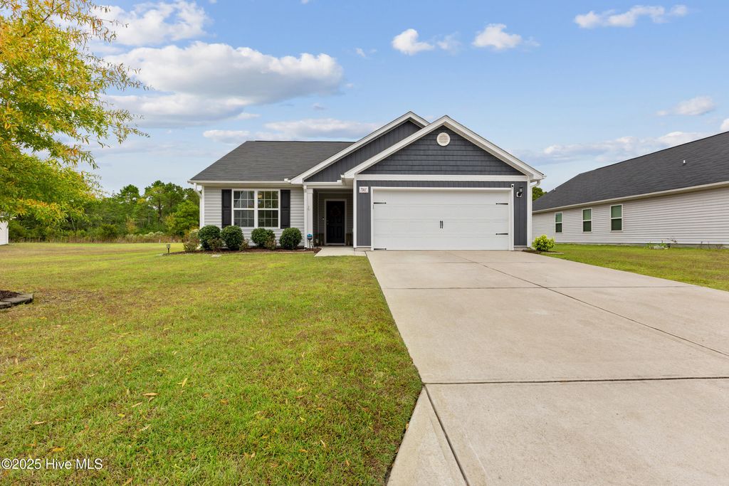 Photo of 7141 Cameron Trace Drive, Wilmington, NC 28411 (MLS # 100538698)