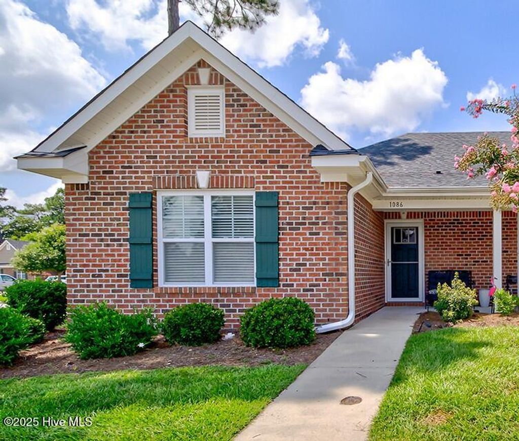 Photo of 1086 Bridgeport Way, Leland, NC 28451 (MLS # 100526058)