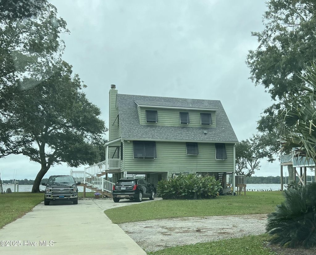 Photo of 157 S River Drive, Beaufort, NC 28516 (MLS # 100536727)