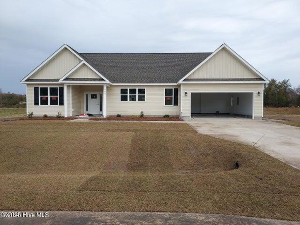 Photo of 805 Short Row Court, Maysville, NC 28555 (MLS # 100522808)