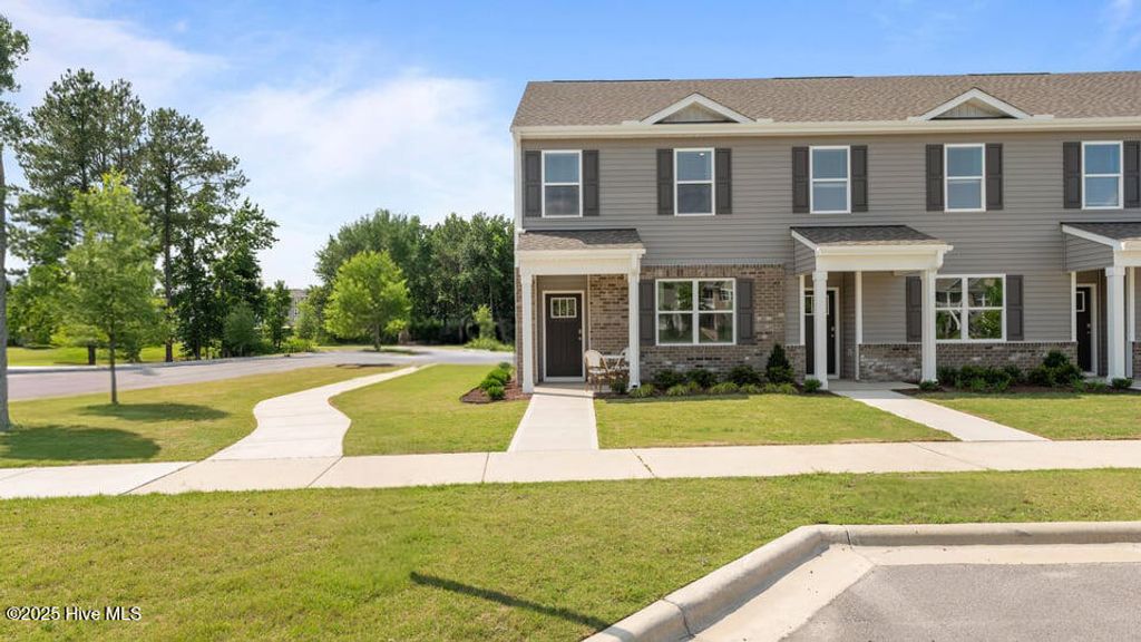 Photo of 1016 Bayard Wootten Way, New Bern, NC 28562 (MLS # 100539343)