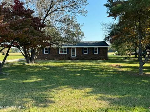 A home in Cove City