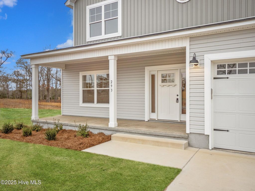 Photo of 293 E Ivybridge Drive, Hubert, NC 28539 (MLS # 100436627)