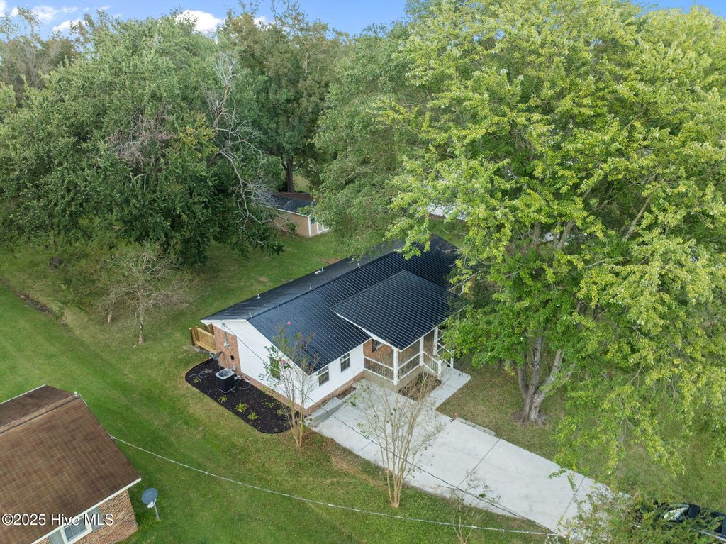 Photo of 226 Beulaville Highway, Richlands, NC 28574 (MLS # 100532726)