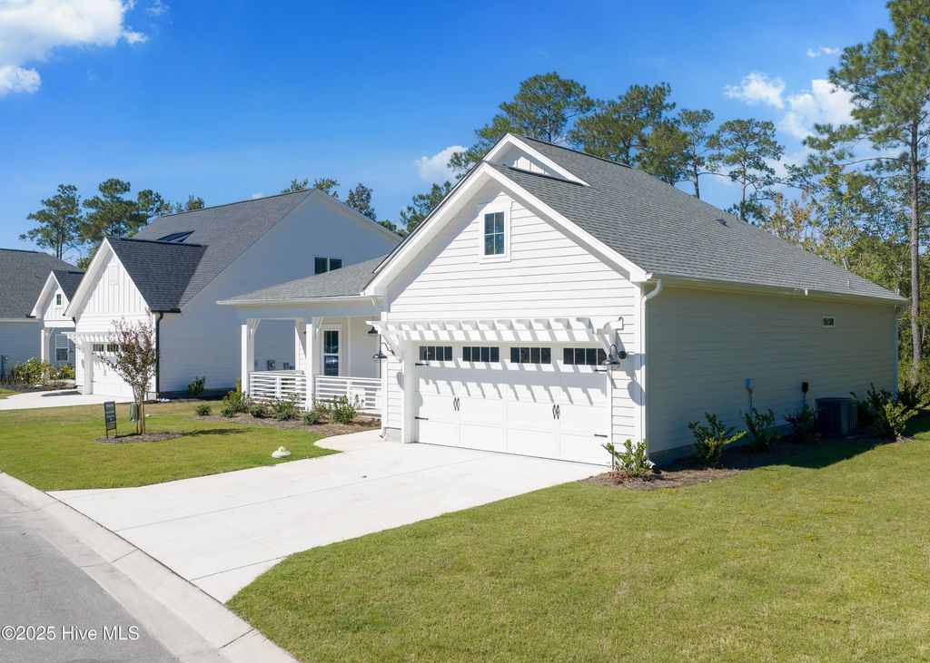 Photo of 39 Streambed Way, Hampstead, NC 28443 (MLS # 100494323)