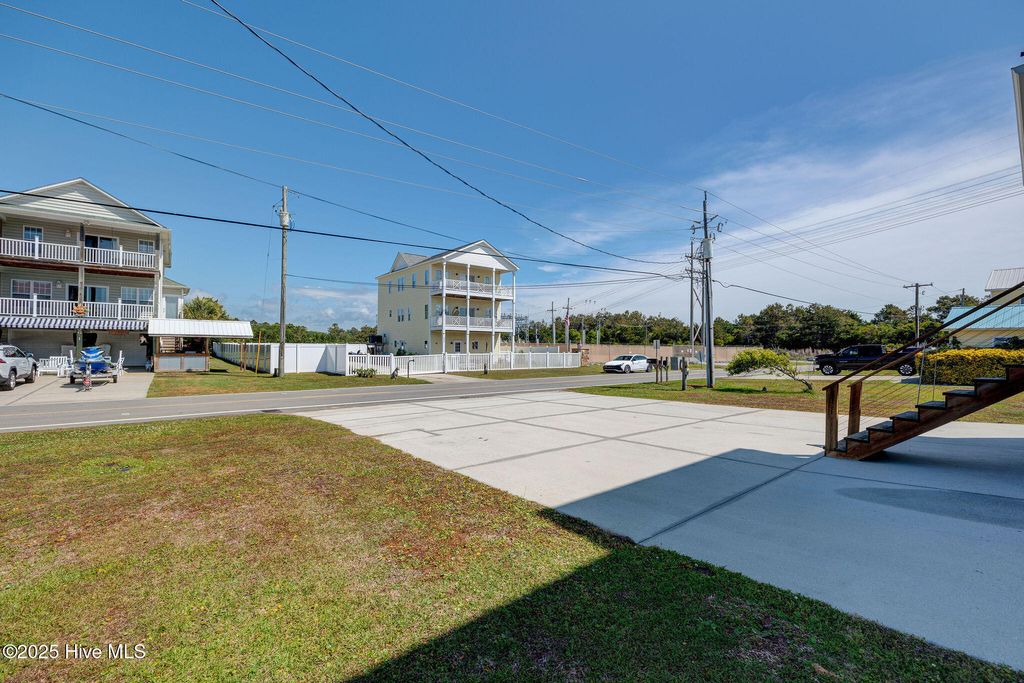 Photo of 233 Grandview Drive, Sneads Ferry, NC 28460 (MLS # 100505826)
