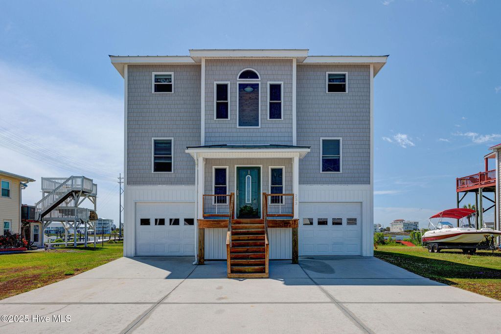 Photo of 233 Grandview Drive, Sneads Ferry, NC 28460 (MLS # 100505826)