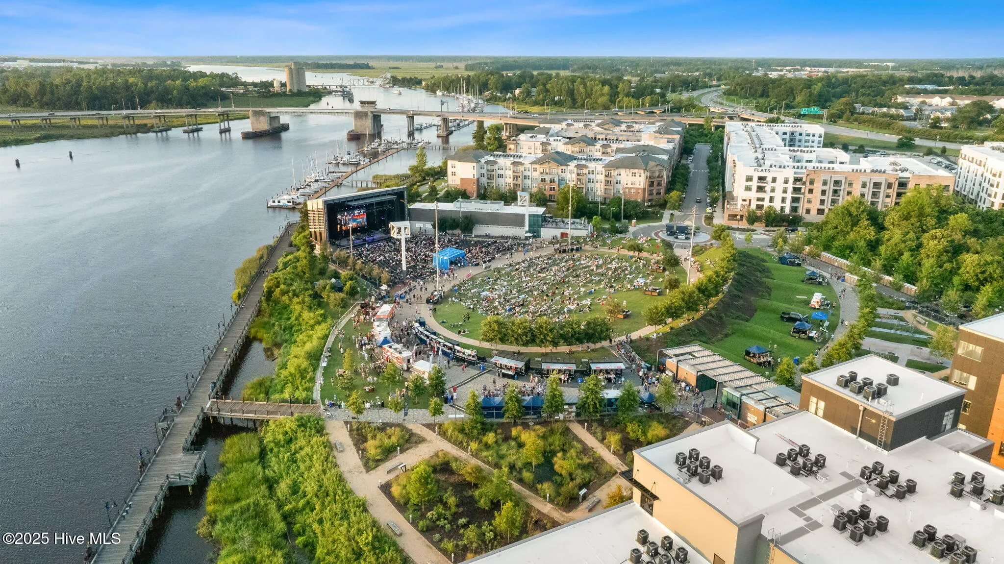 Wilmington, North Carolina 28401, United States, 3 Bedrooms Bedrooms, ,4 BathroomsBathrooms,Residential,Active,180100