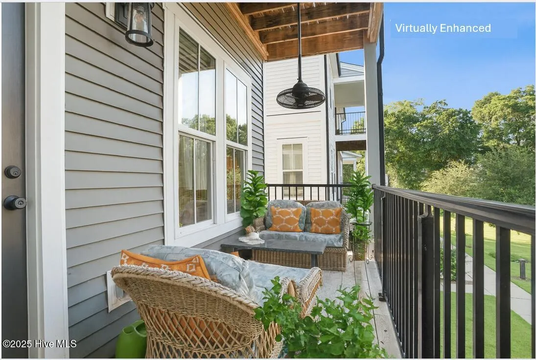 Wilmington, North Carolina 28401, United States, 3 Bedrooms Bedrooms, ,4 BathroomsBathrooms,Residential,Active,180100