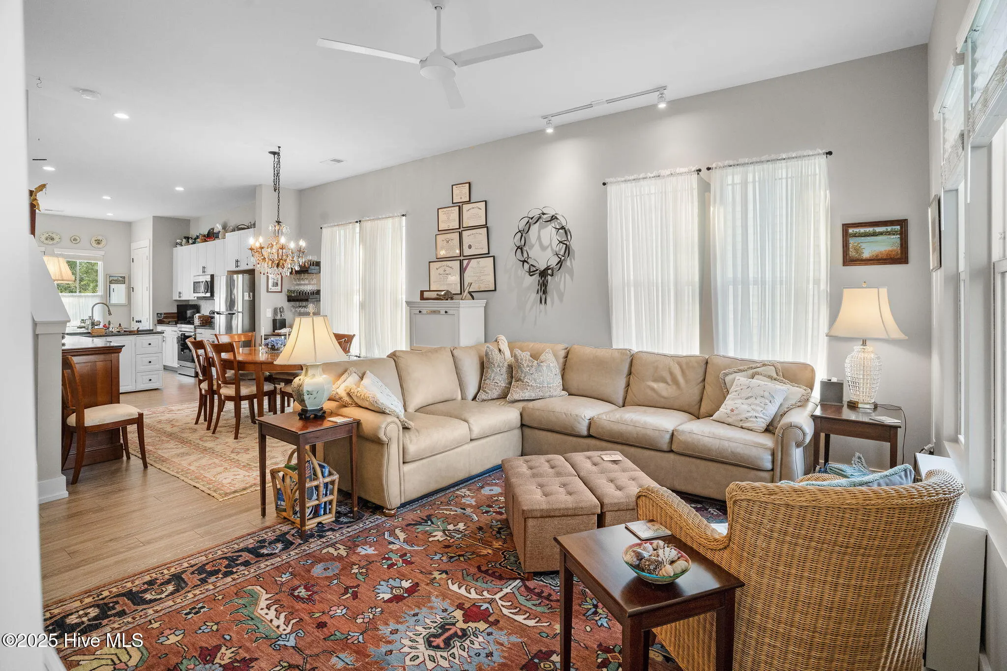 Wilmington, North Carolina 28401, United States, 3 Bedrooms Bedrooms, ,4 BathroomsBathrooms,Residential,Active,180100