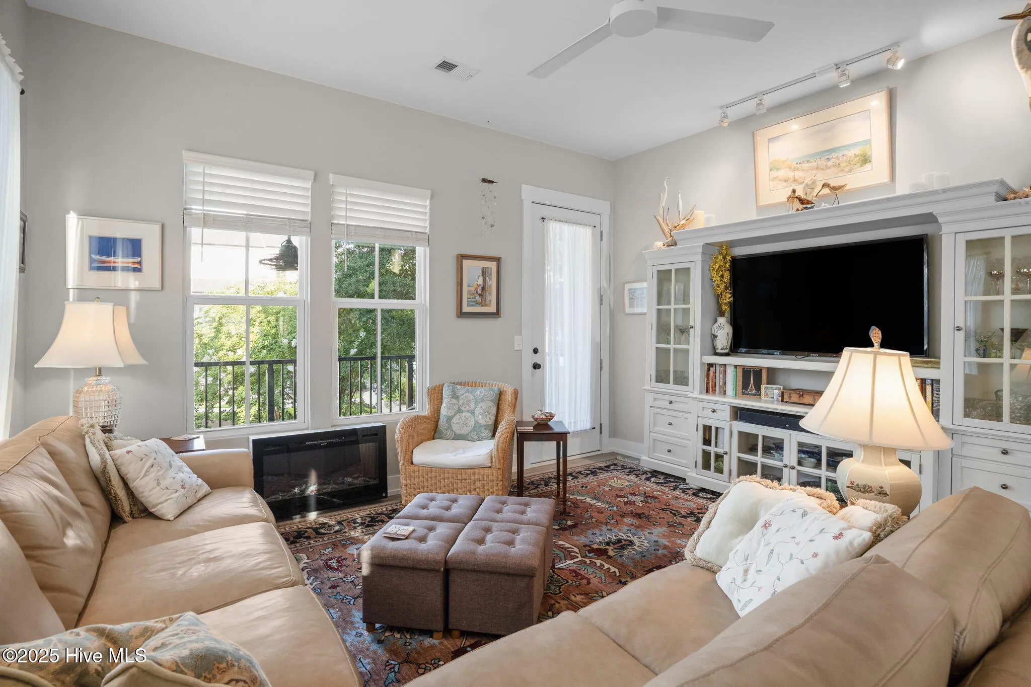 Wilmington, North Carolina 28401, United States, 3 Bedrooms Bedrooms, ,4 BathroomsBathrooms,Residential,Active,180100