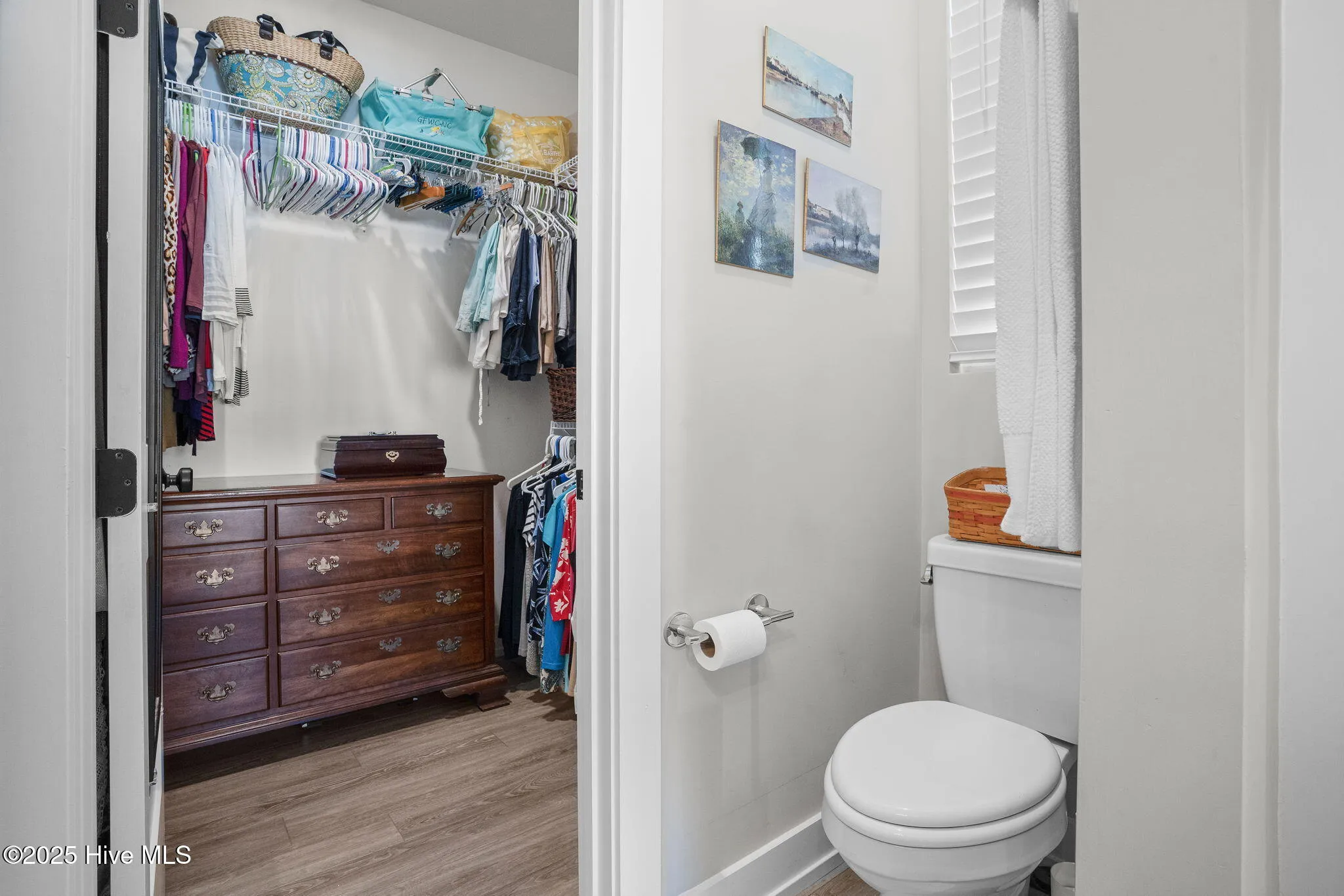 Wilmington, North Carolina 28401, United States, 3 Bedrooms Bedrooms, ,4 BathroomsBathrooms,Residential,Active,180100