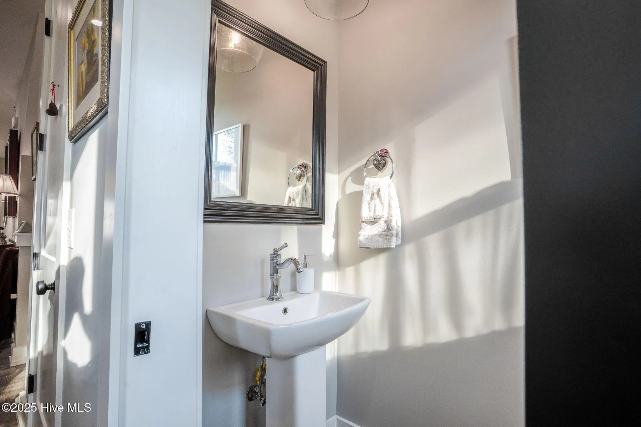 Wilmington, North Carolina 28401, United States, 3 Bedrooms Bedrooms, ,4 BathroomsBathrooms,Residential,Active,180100