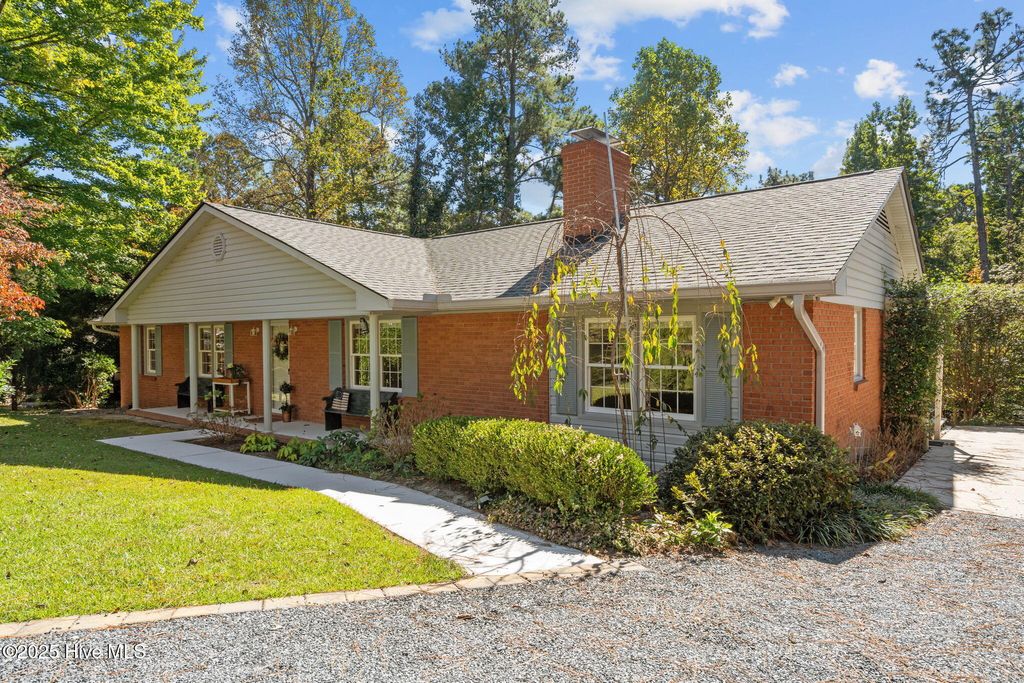 Photo of 304 Selkirk Trail, Southern Pines, NC 28387 (MLS # 100537827)