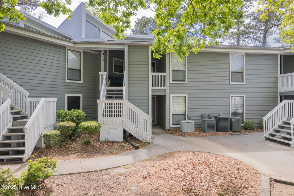Photo of 732 Azalea Drive #406, Hampstead, NC 28443 (MLS # 100504468)