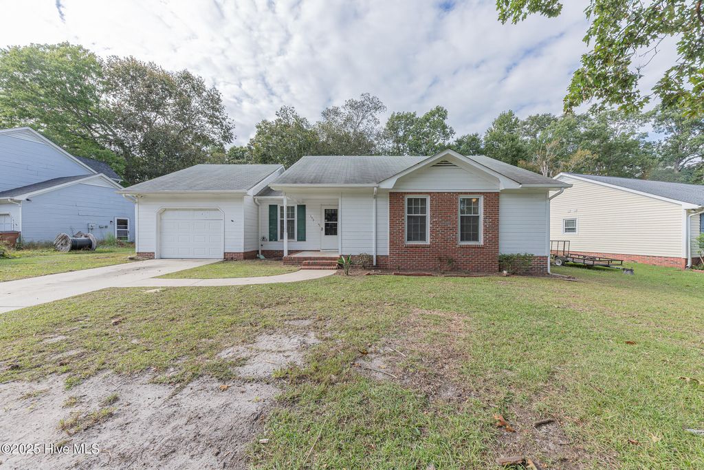 Photo of 153 Raintree Circle, Jacksonville, NC 28540 (MLS # 100530494)