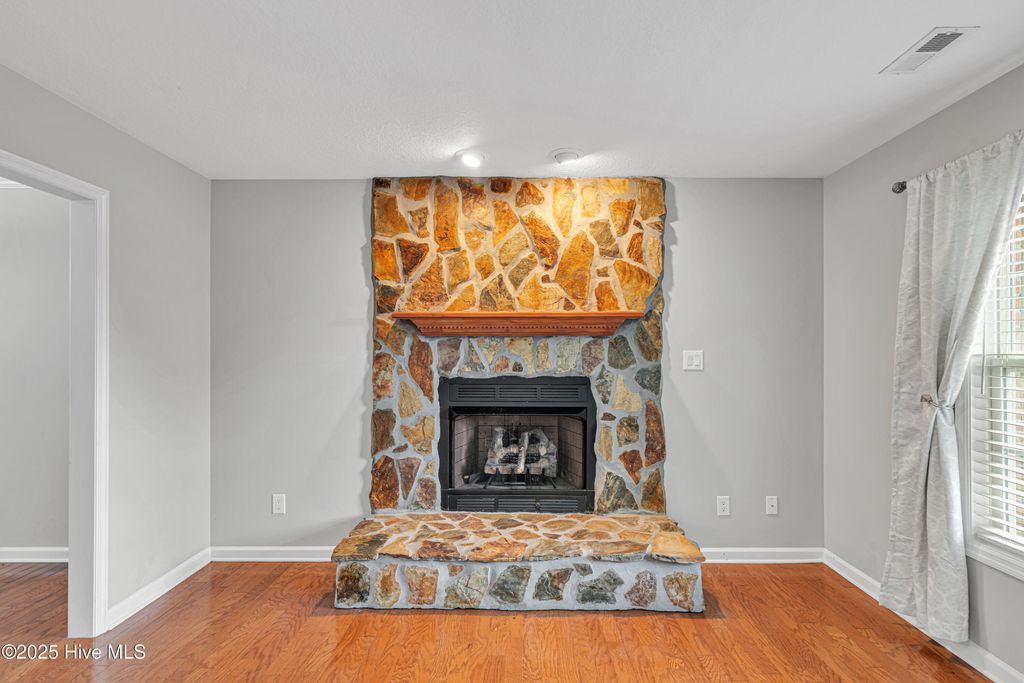 Photo of 8 Arrowhead Drive, Hubert, NC 28539 (MLS # 100531603)