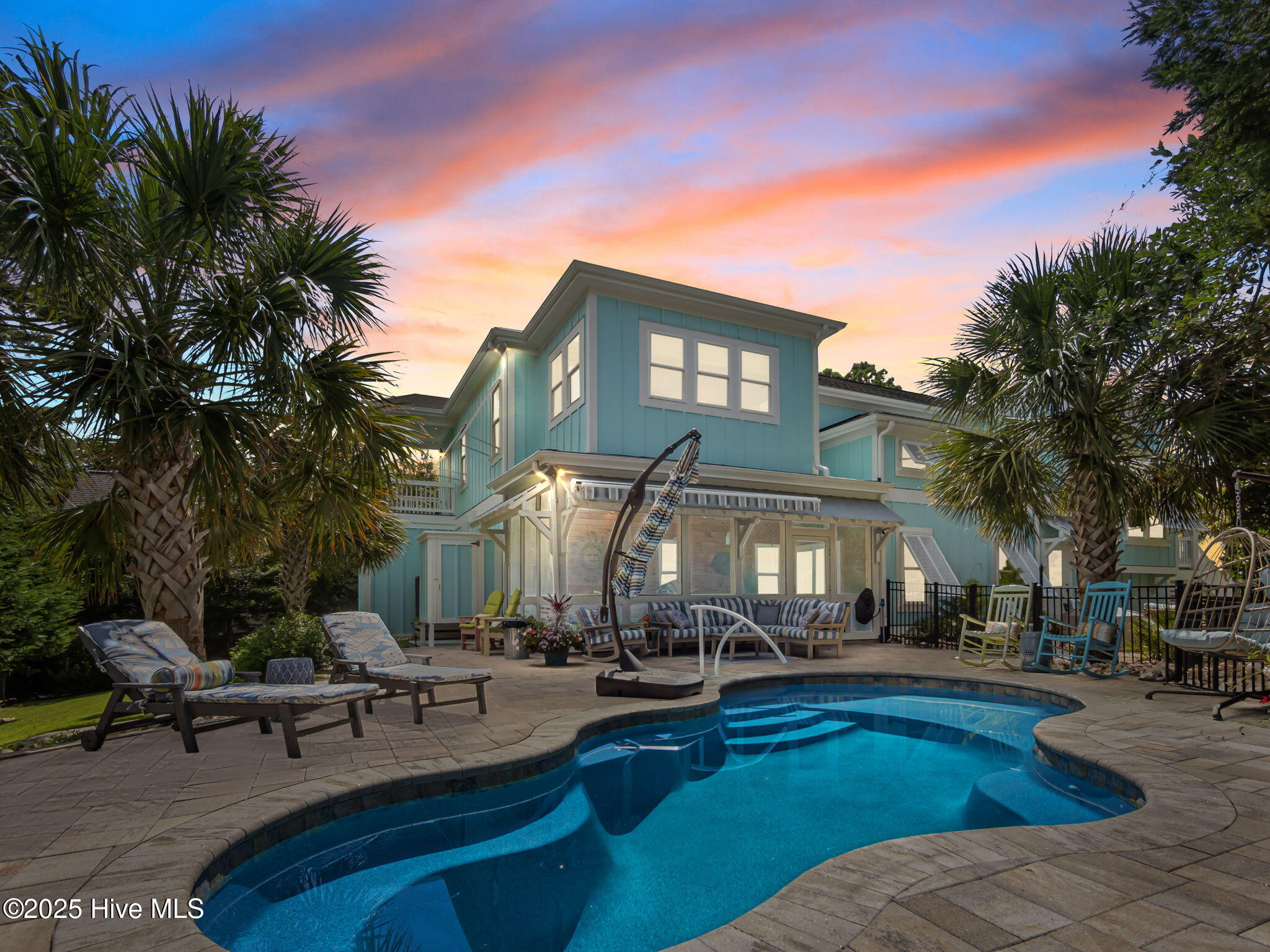 8906 Edgewater Court