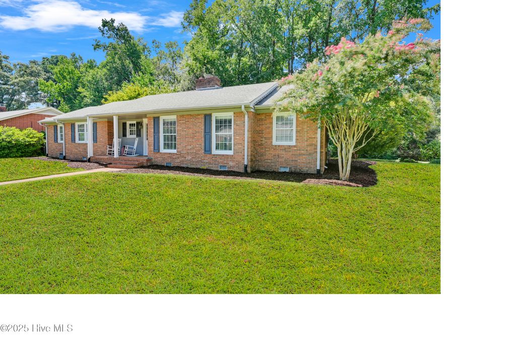 Photo of 1748 Beaumont Drive, Greenville, NC 27858 (MLS # 100527830)