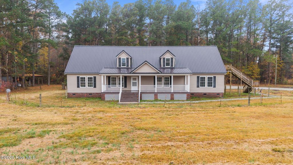 Photo of 2645 Nc-43 Hwy, Vanceboro, NC 28586 (MLS # 100542765)