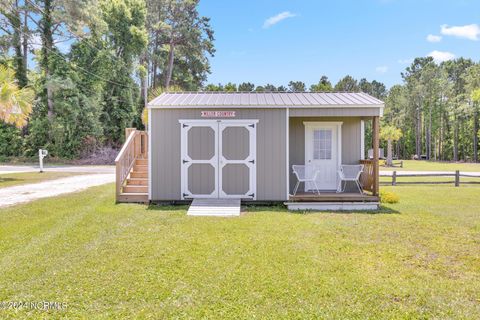 A home in Sneads Ferry