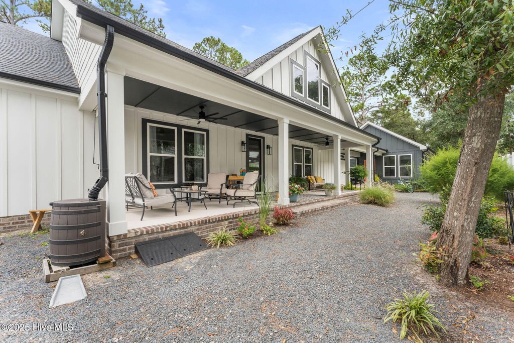 Photo of 110 Highland Park Park, Southport, NC 28461 (MLS # 100528338)
