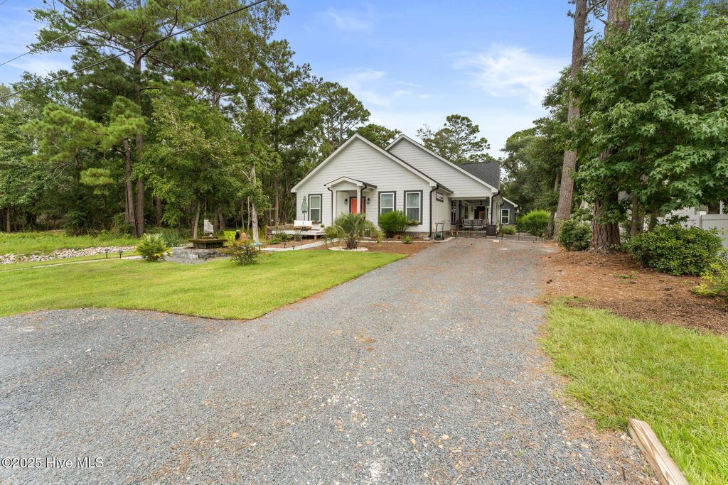 Photo of 110 Highland Park Park, Southport, NC 28461 (MLS # 100528338)