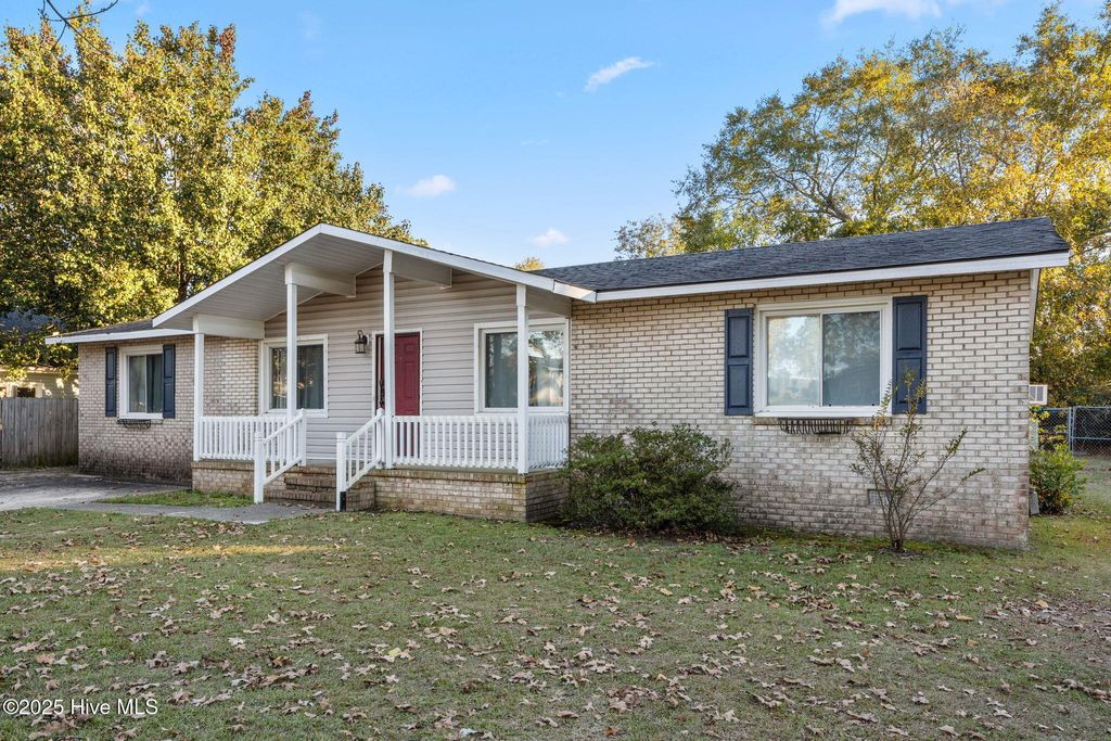 Photo of 6513 Senator Drive, Fayetteville, NC 28304 (MLS # 100539587)