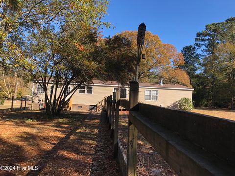 A home in Sneads Ferry