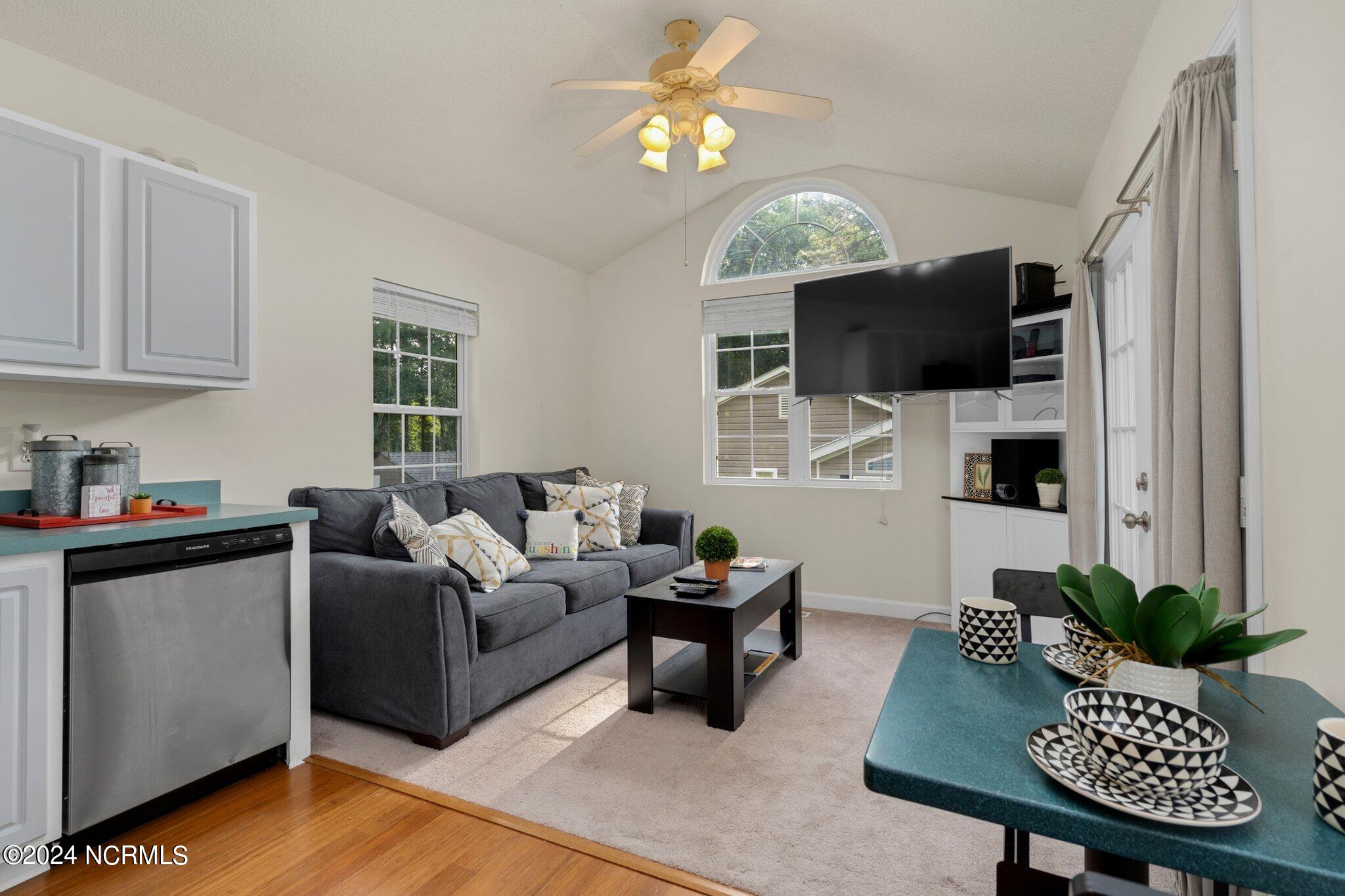 Listing image 4