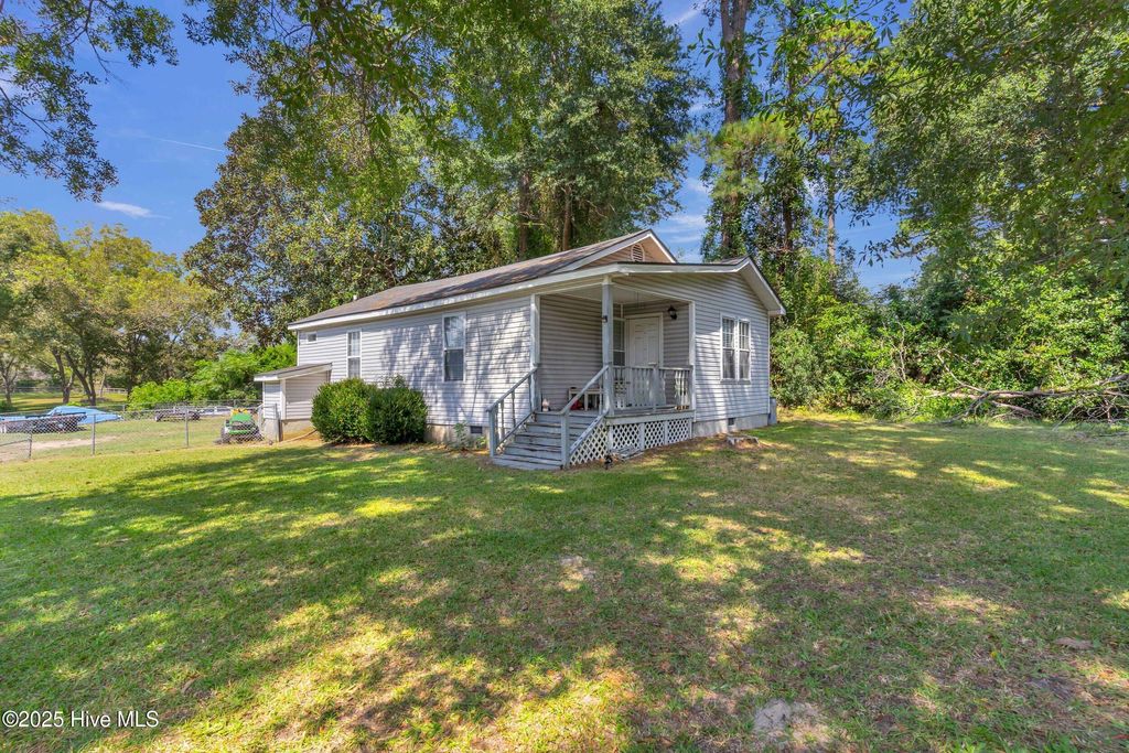 Photo of 5207 5207 Castle Hayne Rd Road, Castle Hayne, NC 28429 (MLS # 100532002)