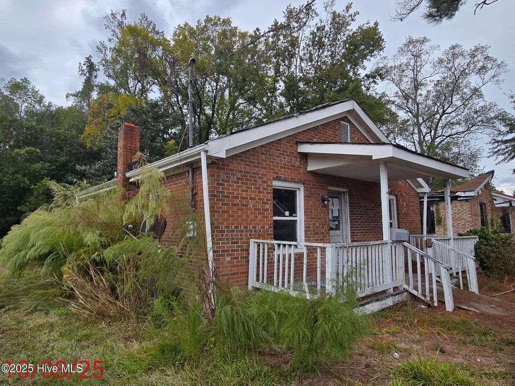 Photo of 914 Broad Street, Windsor, NC 27983 (MLS # 100536395)