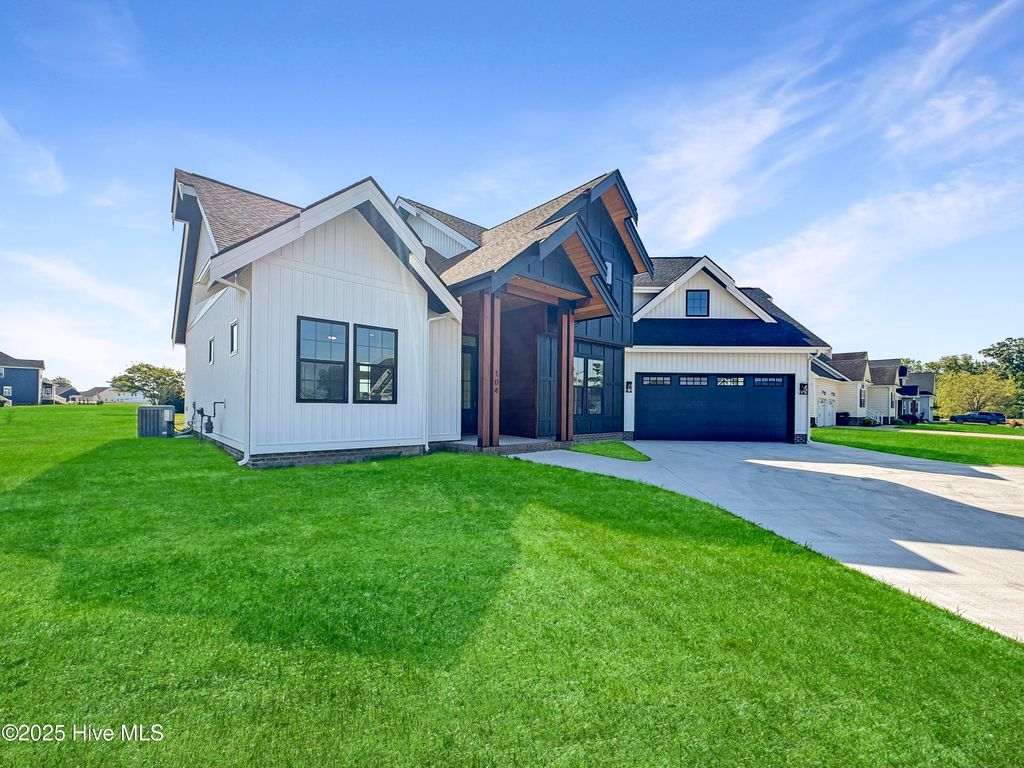 Photo of 1111 Staysail Drive, Elizabeth City, NC 27909 (MLS # 100539862)