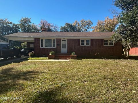 Photo of 803 Pinetree Drive, New Bern, NC 28562 (MLS # 100542263)