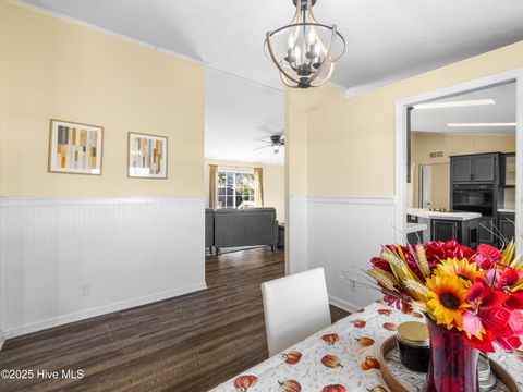 Tiny photo for 307 N Winchester Lane, Hubert, NC 28539 (MLS # 100540090)