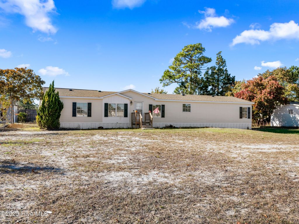 Photo of 307 N Winchester Lane, Hubert, NC 28539 (MLS # 100540090)