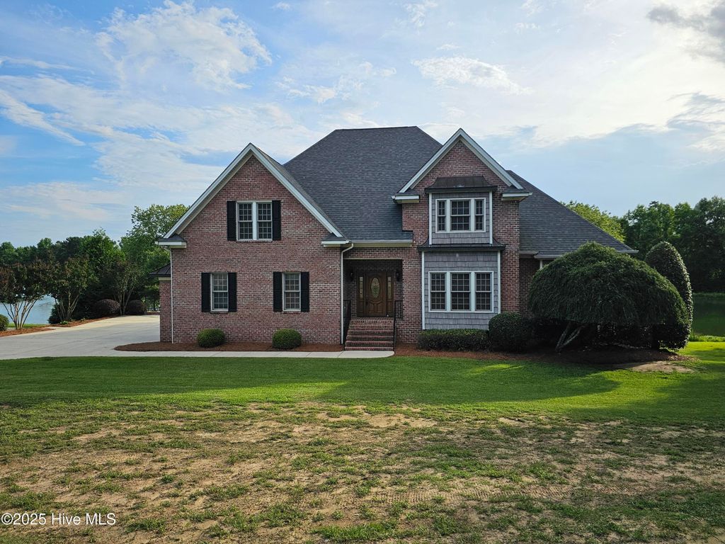 Photo of 212 Deer Track Trail, Clinton, NC 28328 (MLS # 100513241)