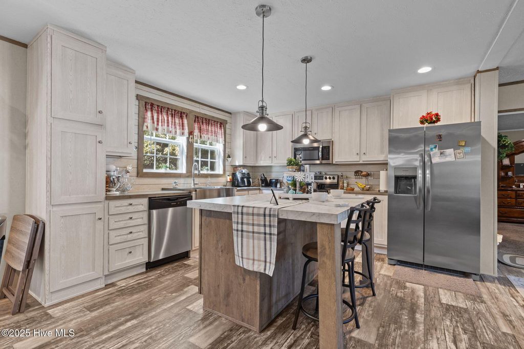 Photo of 191 Gray Squirrel Lane, Newport, NC 28570 (MLS # 100532408)