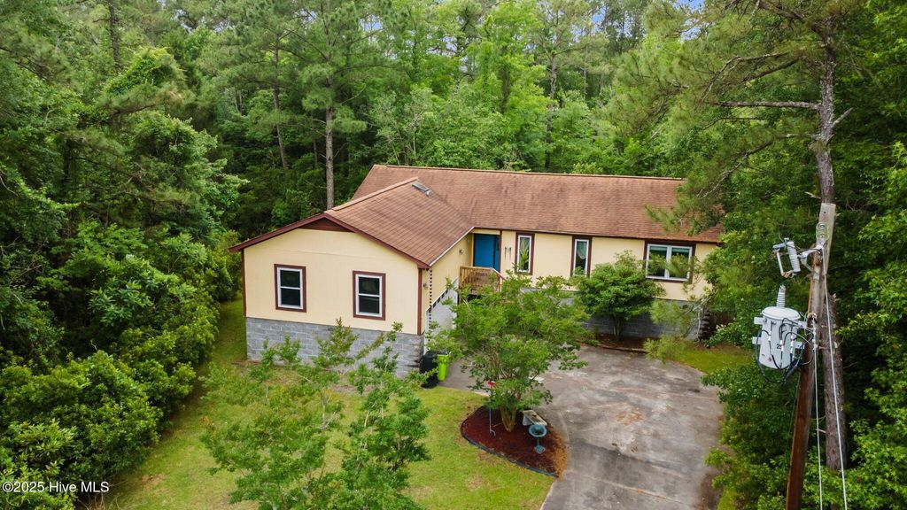 Photo of 704 Mistique Court, New Bern, NC 28560 (MLS # 100509370)