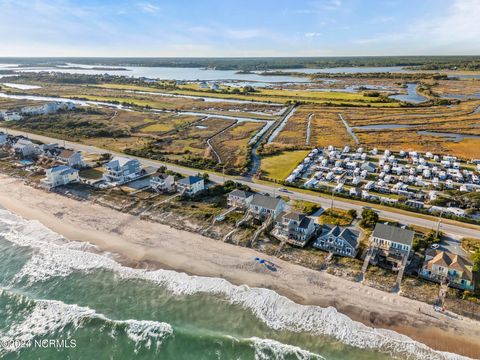 A home in North Topsail Beach