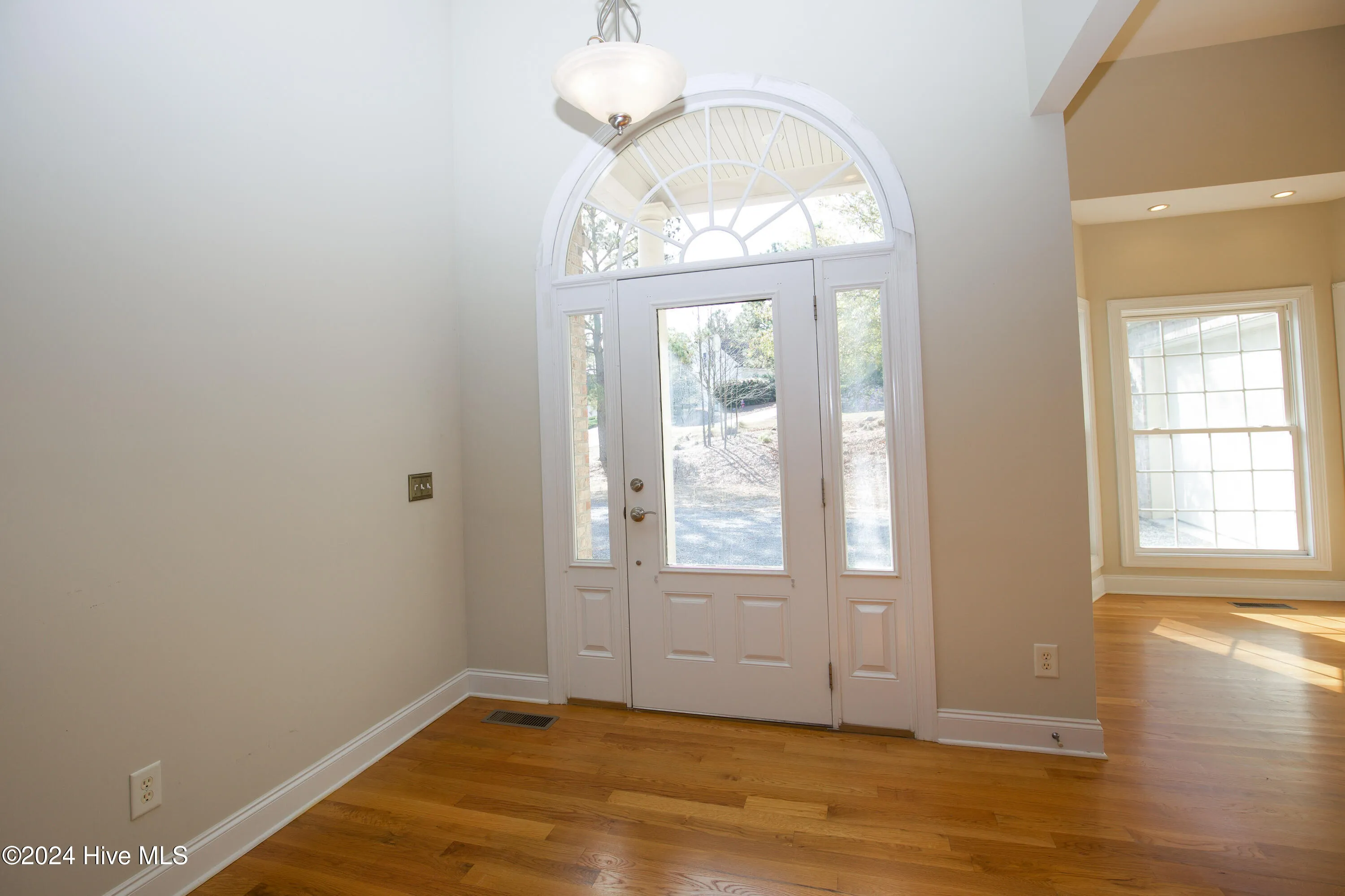 Pinehurst, North Carolina 28374, United States, 4 Bedrooms Bedrooms, ,2 BathroomsBathrooms,Residential,Pending,35323