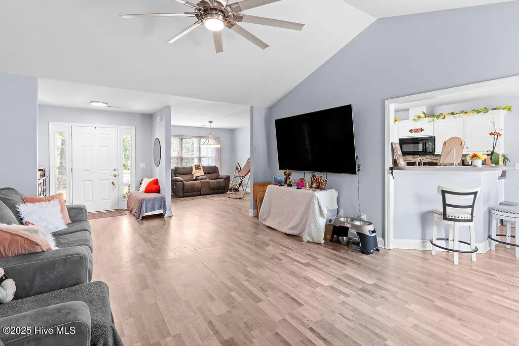 Wilmington, North Carolina 28405, United States, 3 Bedrooms Bedrooms, ,2 BathroomsBathrooms,Residential,Pending,143504