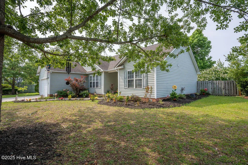 Wilmington, North Carolina 28405, United States, 3 Bedrooms Bedrooms, ,2 BathroomsBathrooms,Residential,Pending,143504