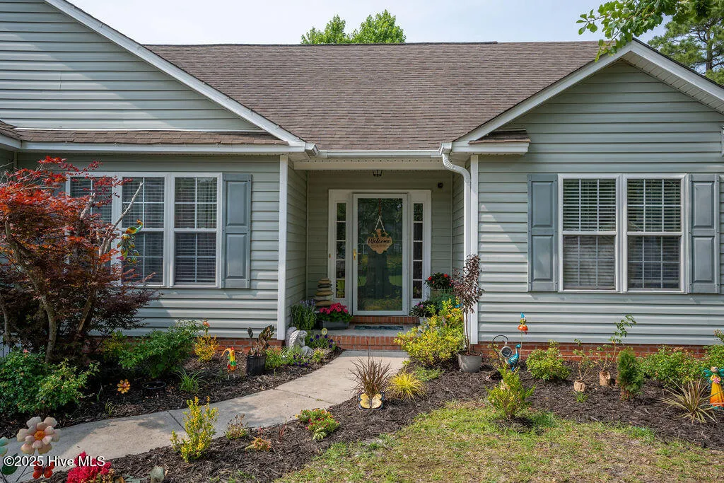 Wilmington, North Carolina 28405, United States, 3 Bedrooms Bedrooms, ,2 BathroomsBathrooms,Residential,Pending,143504