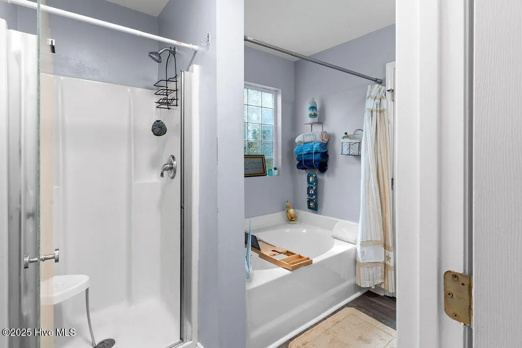 Wilmington, North Carolina 28405, United States, 3 Bedrooms Bedrooms, ,2 BathroomsBathrooms,Residential,Pending,143504