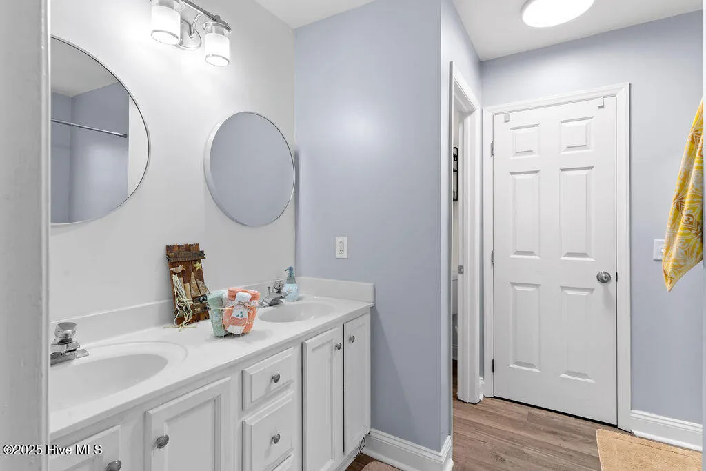 Wilmington, North Carolina 28405, United States, 3 Bedrooms Bedrooms, ,2 BathroomsBathrooms,Residential,Pending,143504