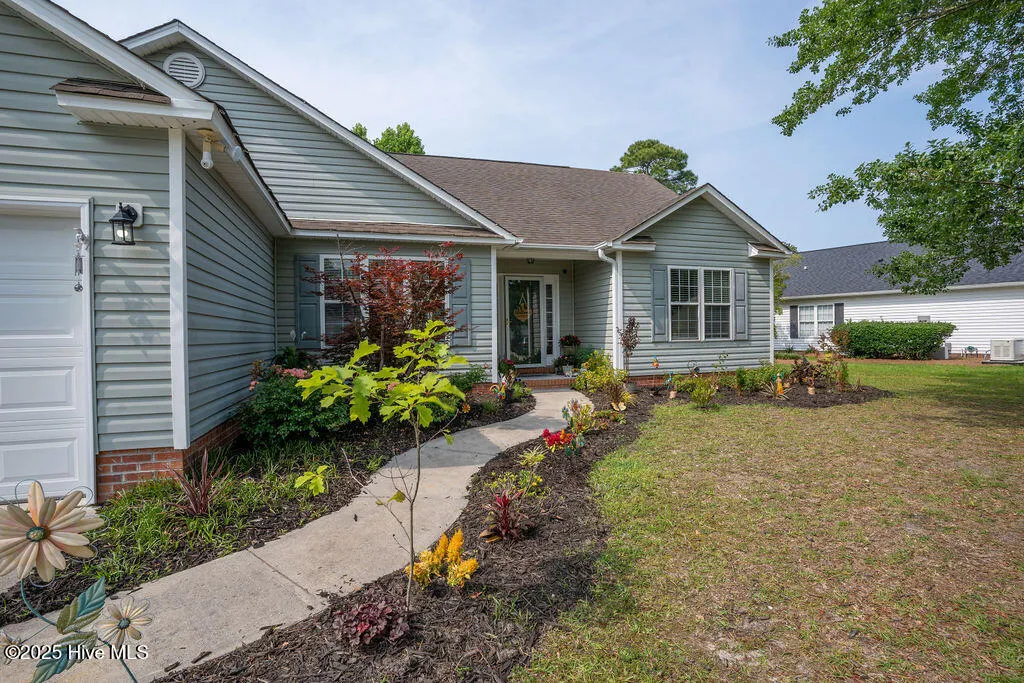 Wilmington, North Carolina 28405, United States, 3 Bedrooms Bedrooms, ,2 BathroomsBathrooms,Residential,Pending,143504