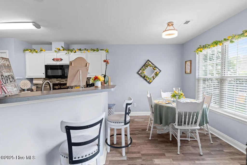 Wilmington, North Carolina 28405, United States, 3 Bedrooms Bedrooms, ,2 BathroomsBathrooms,Residential,Pending,143504