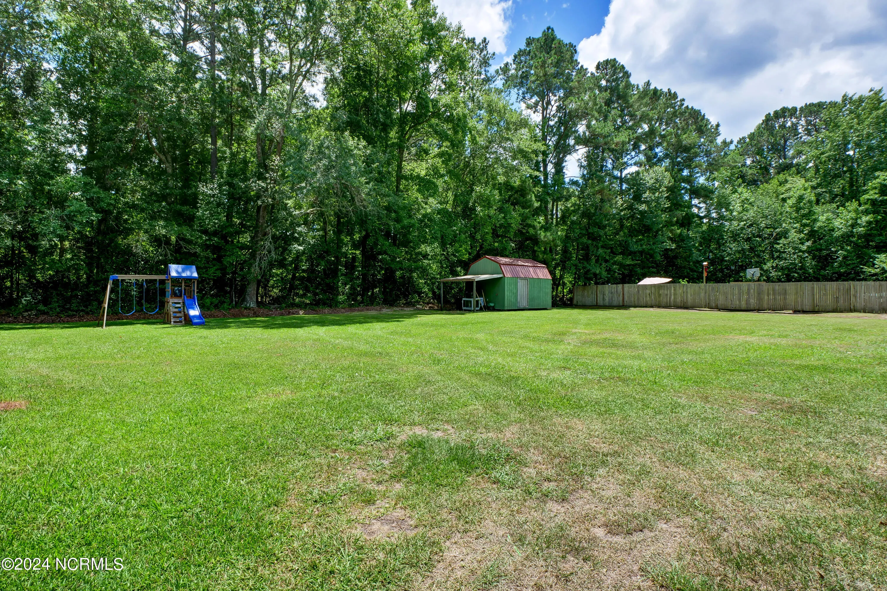 Burgaw, North Carolina 28425, United States, 3 Bedrooms Bedrooms, ,2 BathroomsBathrooms,Residential,Pending,54813